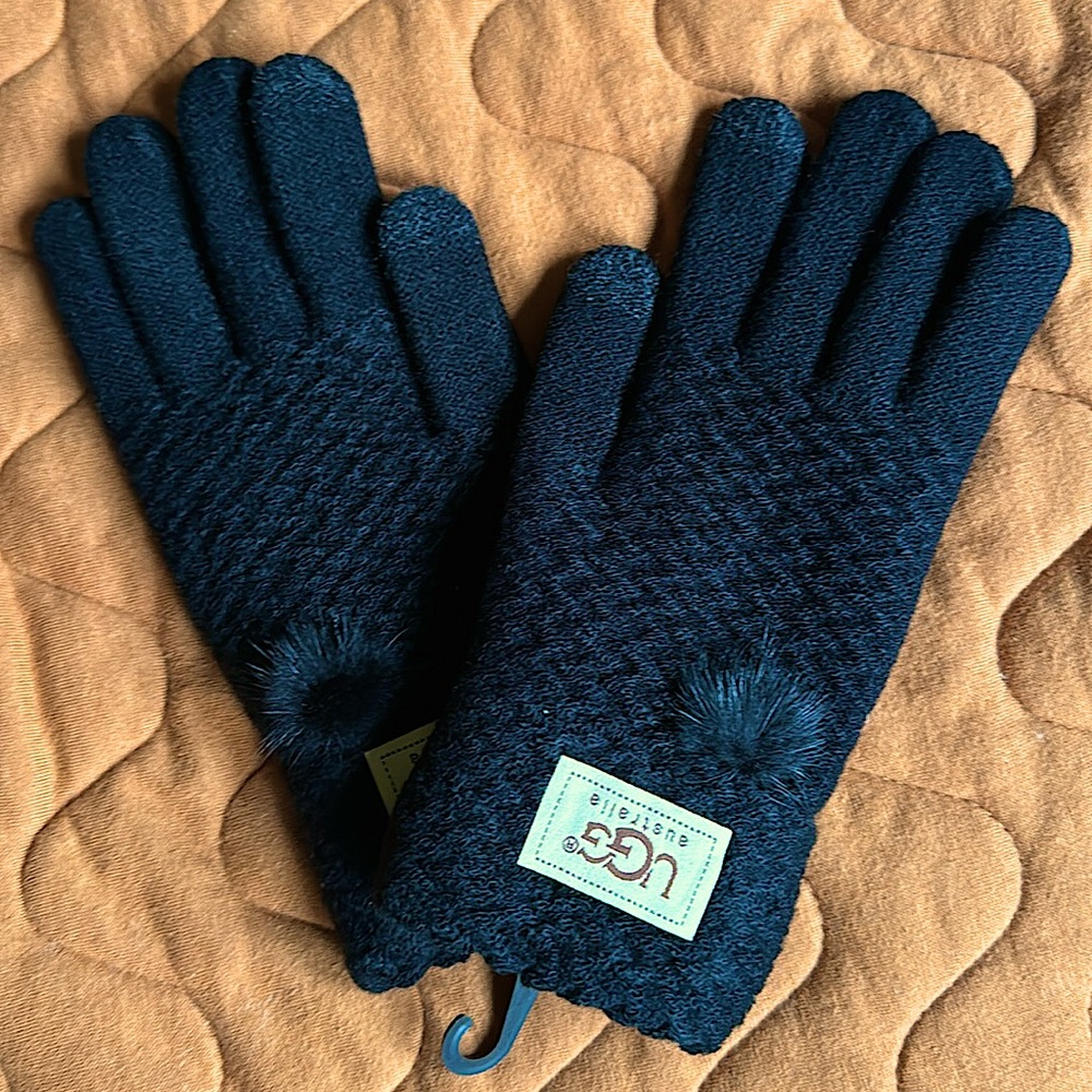 UGG Knit Women’s Touch Screen Gloves